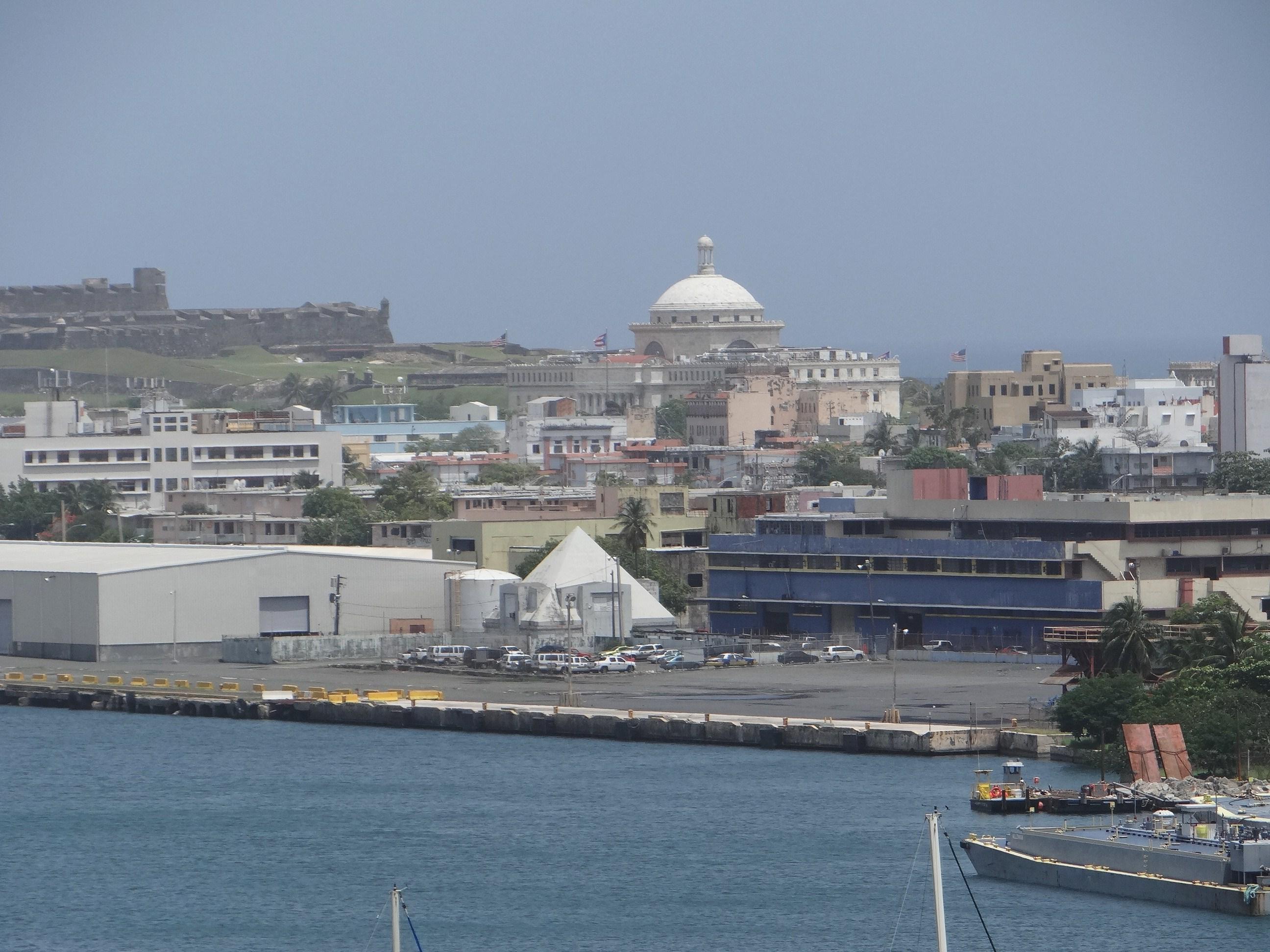 Vista desde la azotea del Edificio del Departamento de Justicia - San Juan (Miramar) - 2013 00038